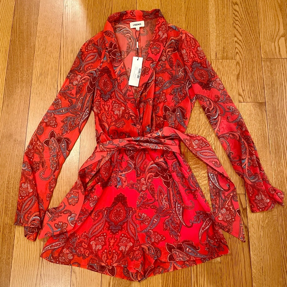 SOLD
NWT L’agence Arabell Romper in Fire Red Multi pattern. Size 0. Retail $350.